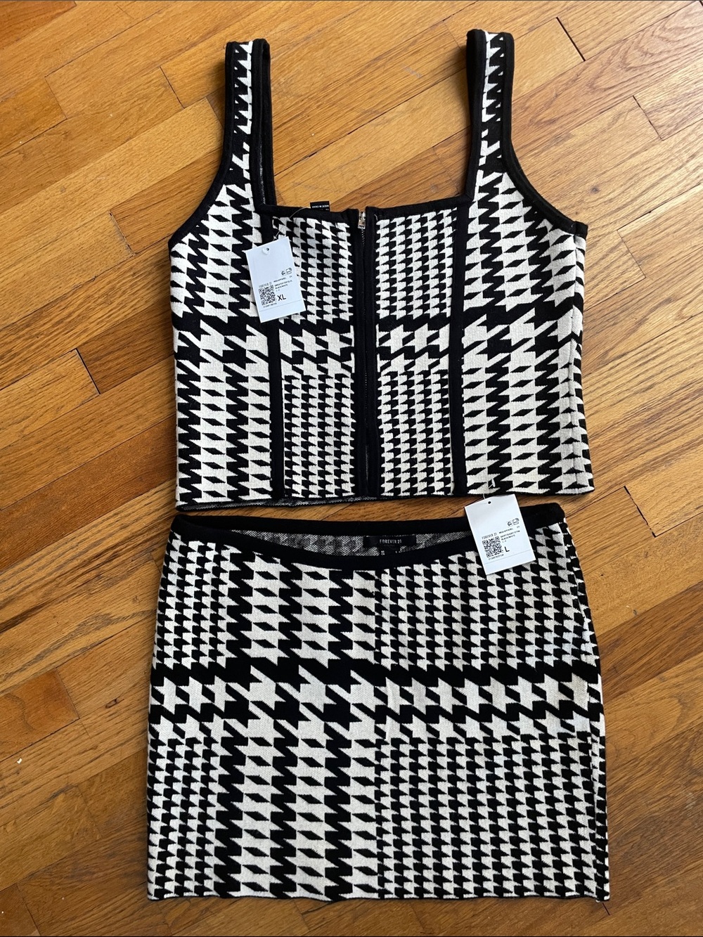 Forever 21 Knit Houndstooth Mini Skirt Set